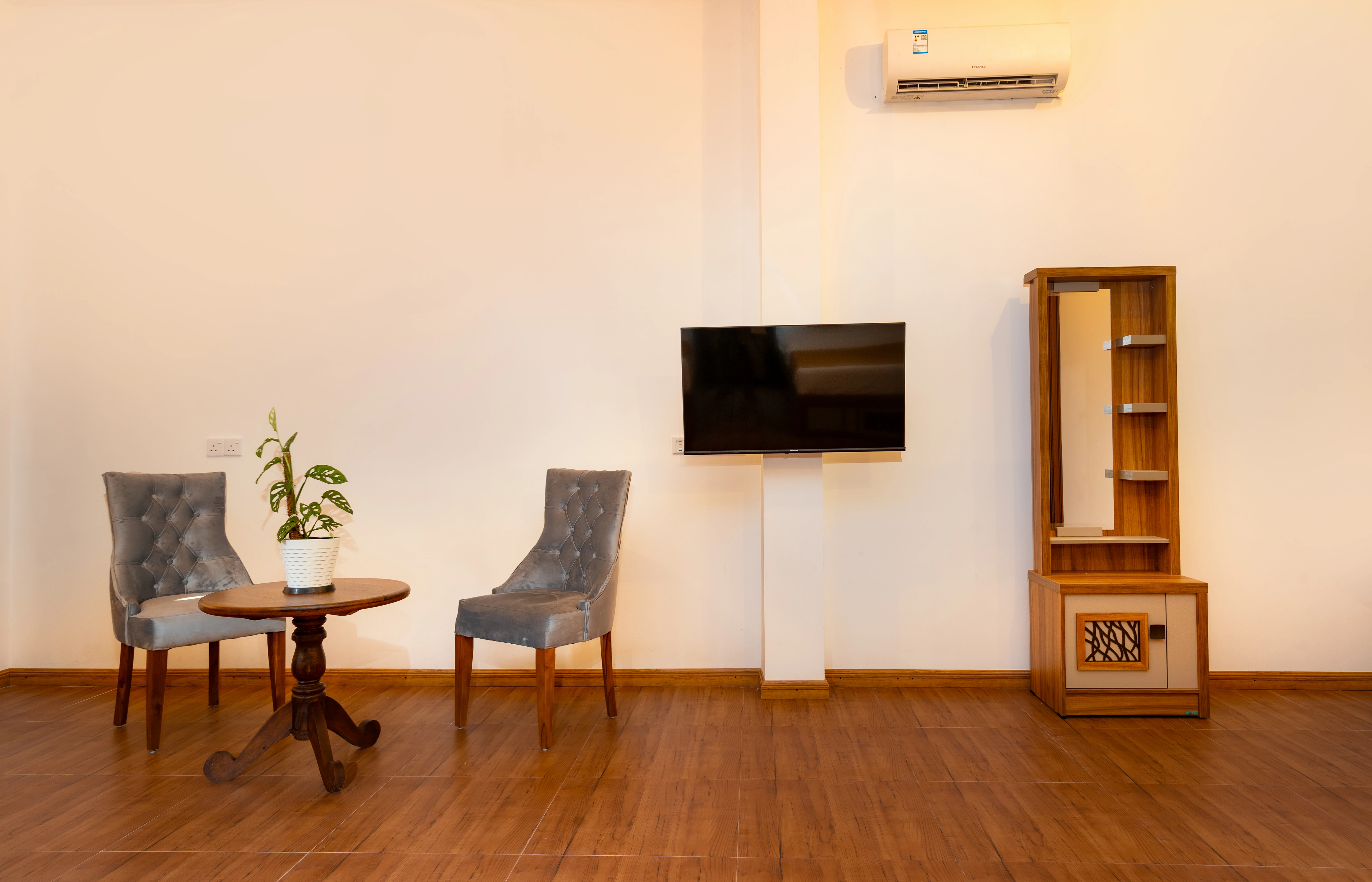 Family Room 6